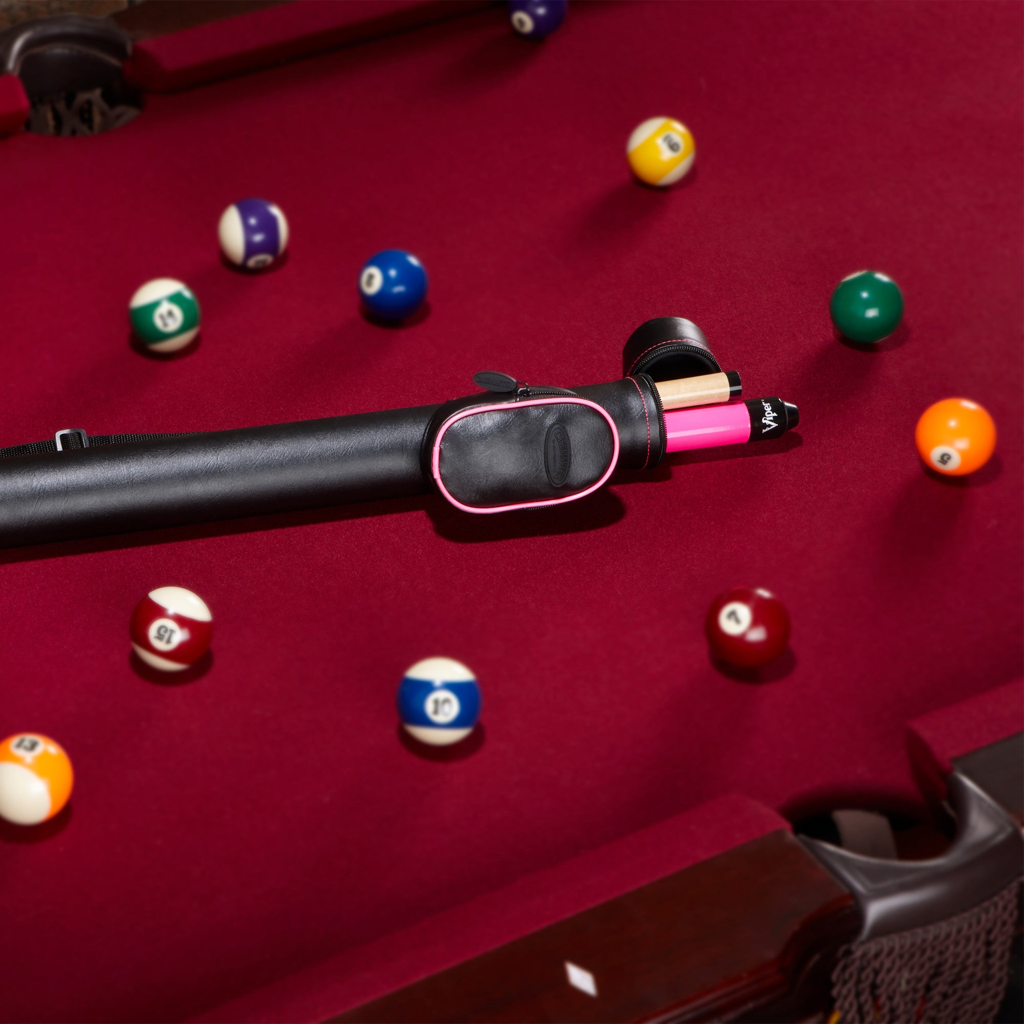 Casemaster 51-0706-12 Q-Vault Supreme Black with Pink Trim Cue Case